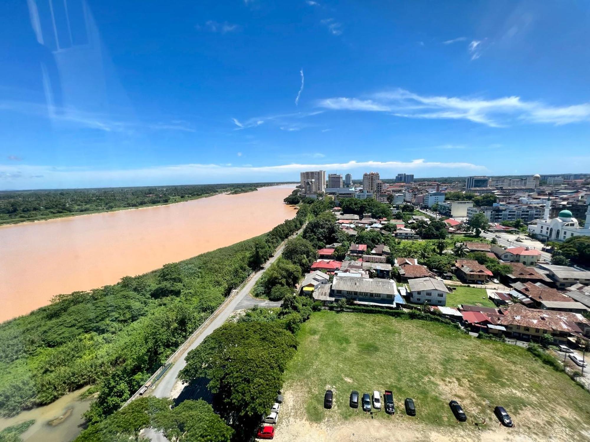 Riverview 8pax 3br In Kbtown Wi-fi, B-1-3 * Kota Bharu