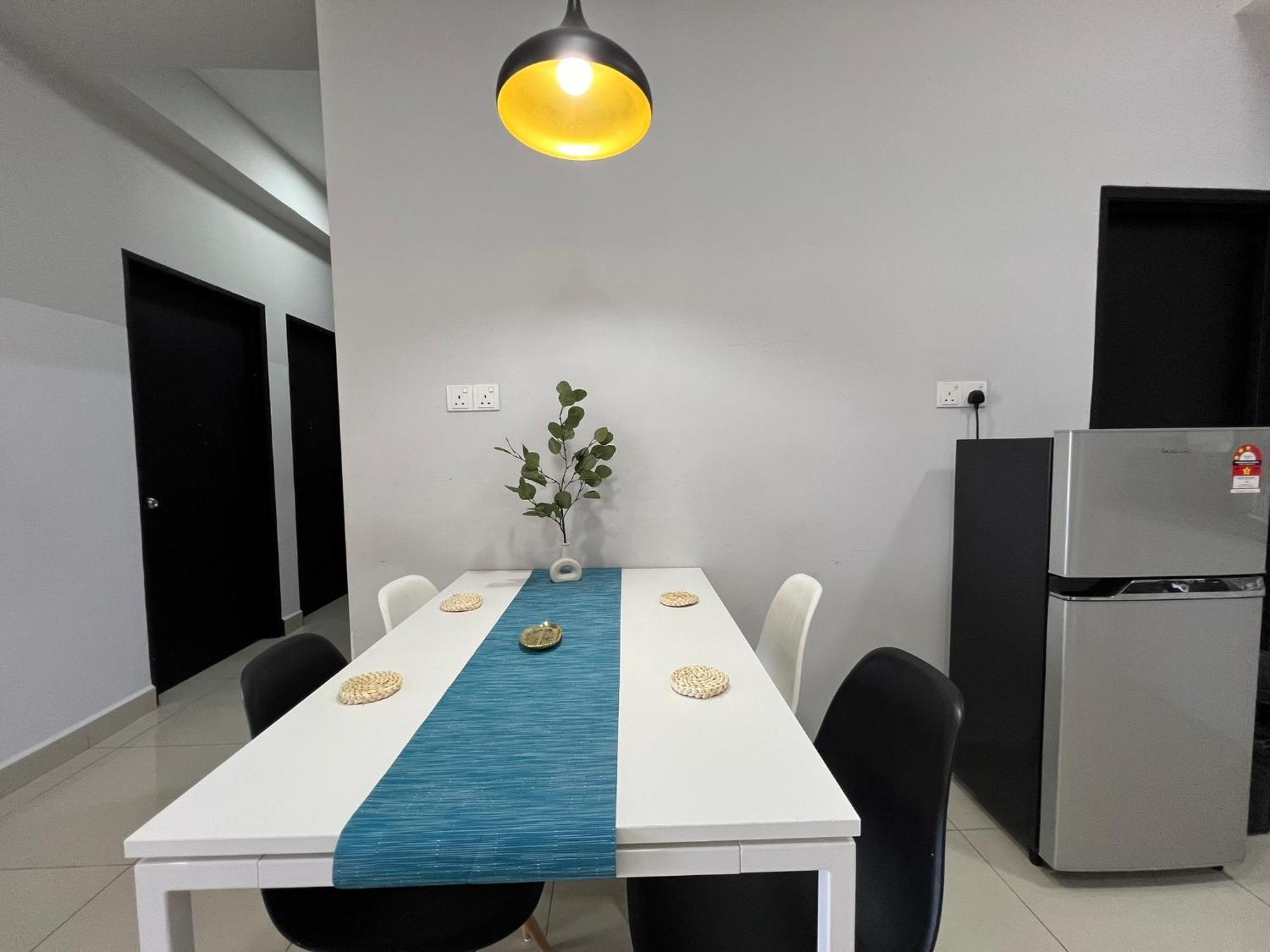 Riverview 8pax 3br In Kbtown Wi-fi, B-1-3 * Kota Bharu